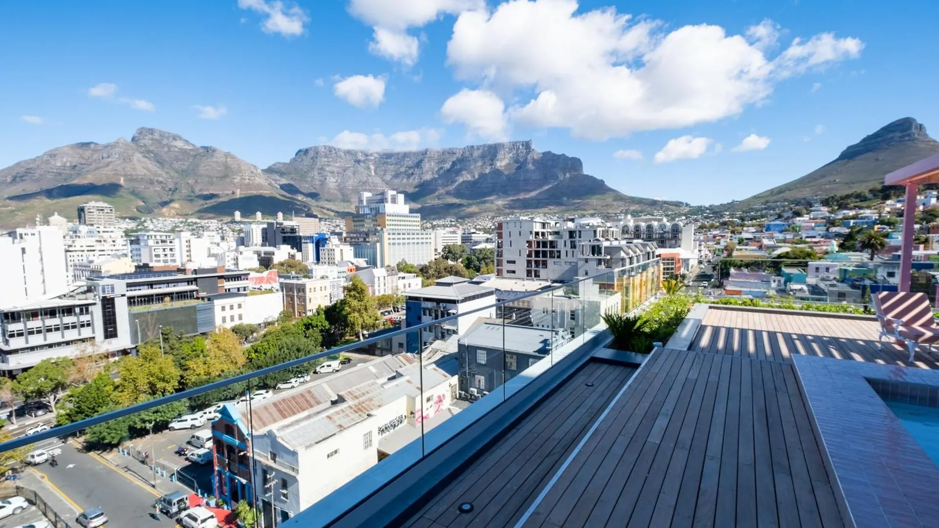 The Rose 701: Top Floor City Aprt With Balcony Le Cap