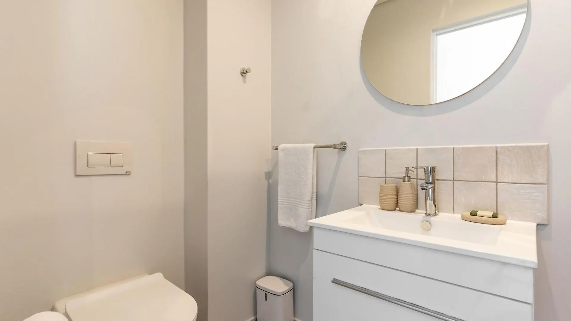 Appartement The Rose 701: Top Floor City Aprt With Balcony Le Cap