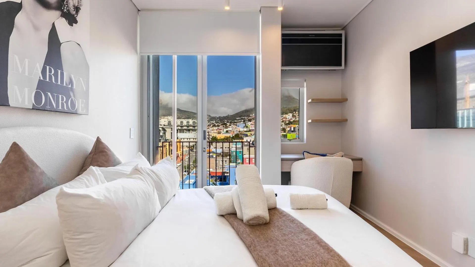 The Rose 701: Top Floor City Aprt With Balcony Le Cap